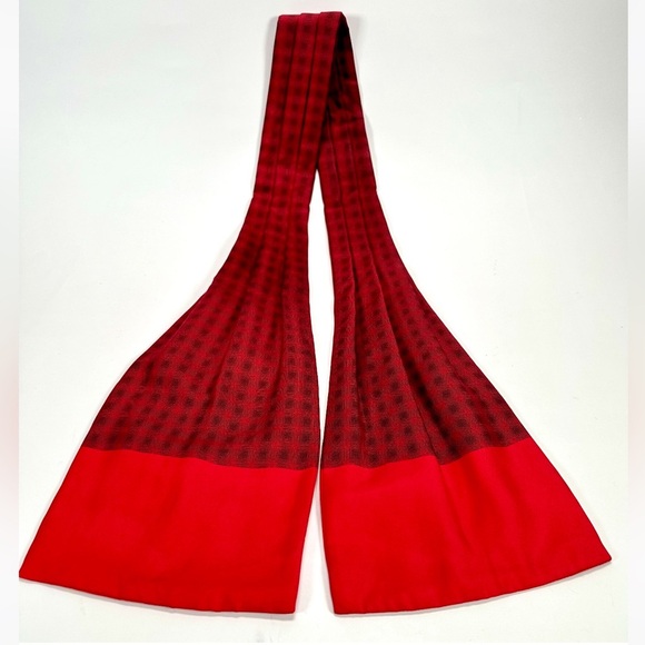 Hermès Paris Ascot Foulard Silk Scarf in Red Geometric Print - Picture 4 of 10